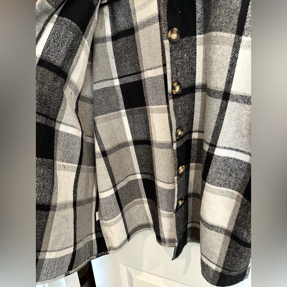 Plaid Button-Up Jacket - Picture 4 of 4